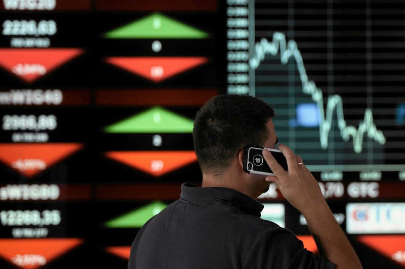 PO przepchnęła ustawę o ratowaniu frankowiczów, kursy banków lecą dramatycznie w dół