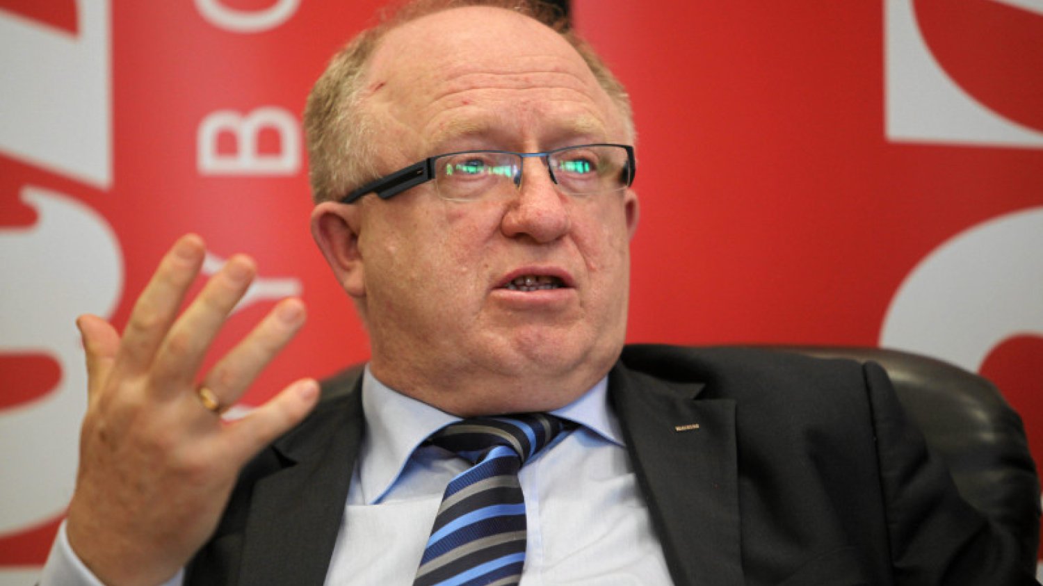 Jak widać prezes KGHM Herbert With nie zamierza ograniczać działalności koncernu jedynie do wydobycia miedzi i srebra.