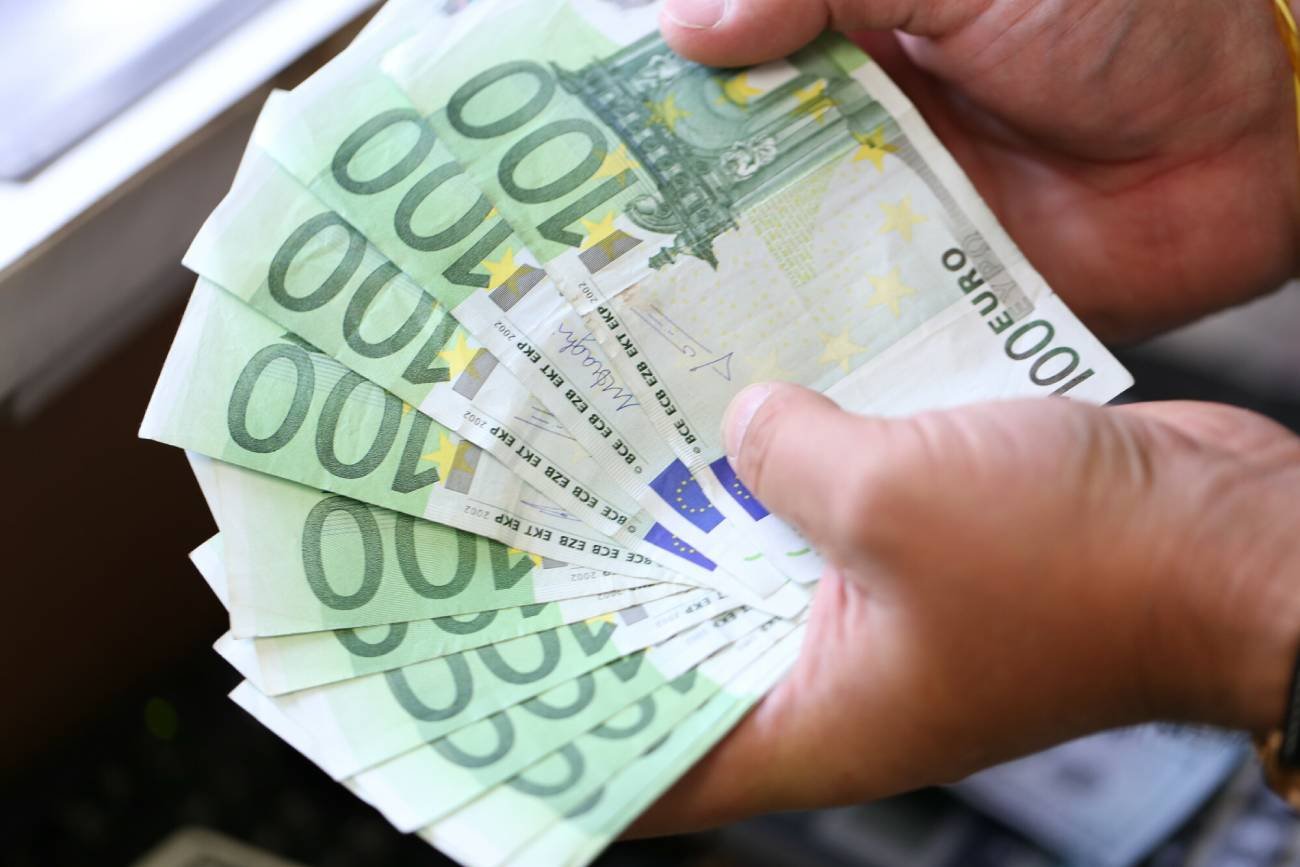 Nastolatkowie drukowali fałszywe banknoty