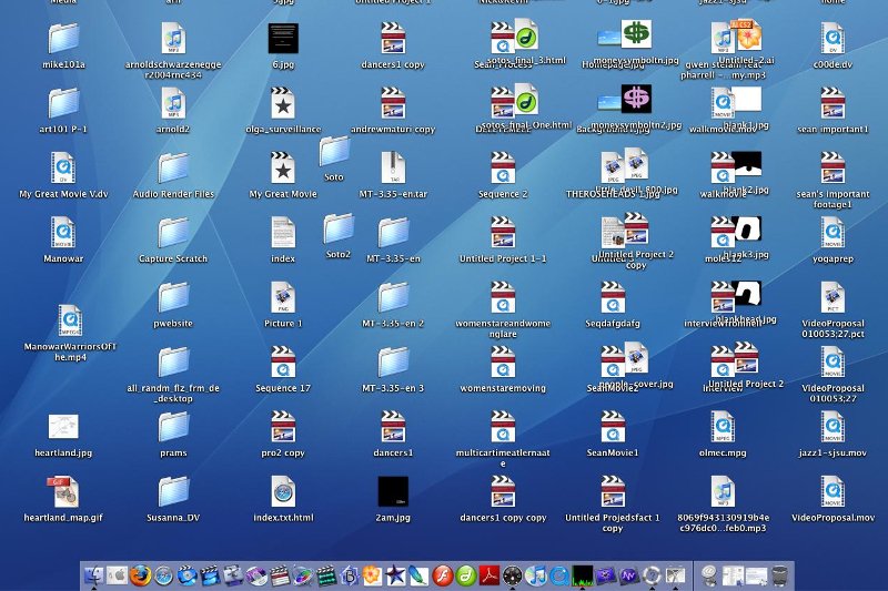 Nieuporządkowany pulpit wywiera niekorzystny wpływ na nasz stan psychiczny, zwłaszcza w miejscu pracy.
