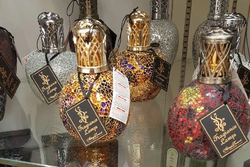 Brytyjskie lampy katalityczne Ashleigh & Burwood to desingerskie gadżety o praktycznym zastosowaniu, które sprowadza się do eliminowania z pomieszczenia bakterii, grzybów i rozmaitych nieprzyjemnych zapachów