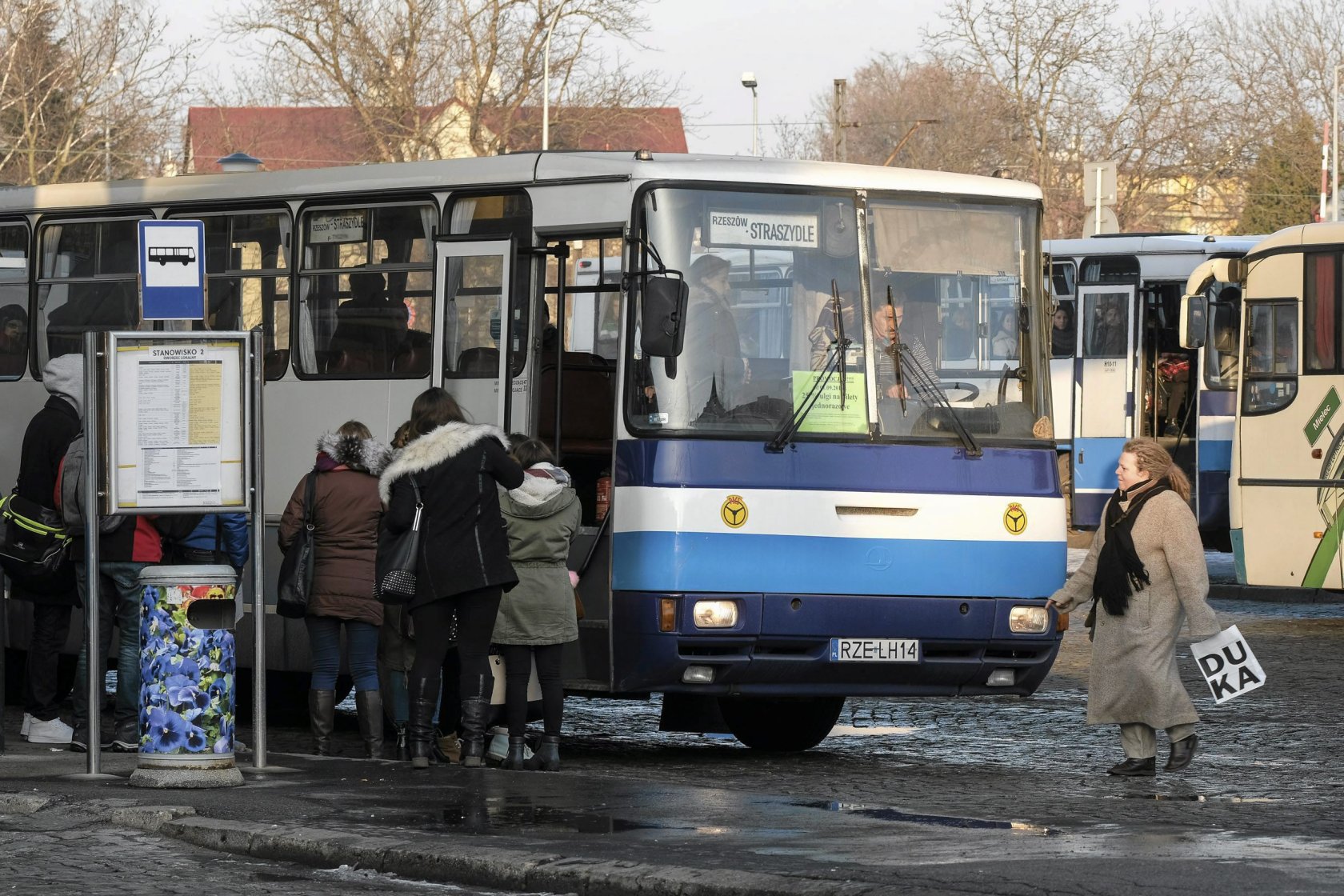 Rzeszowski PKS zawiesza połączenia w niedziele wolne od handlu ze względu na ich nierentowność.