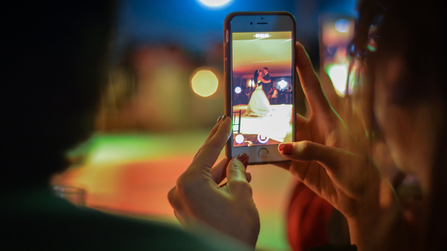 Zły bohater w filmie? Z pewnością nie będzie używał iPhone'a.