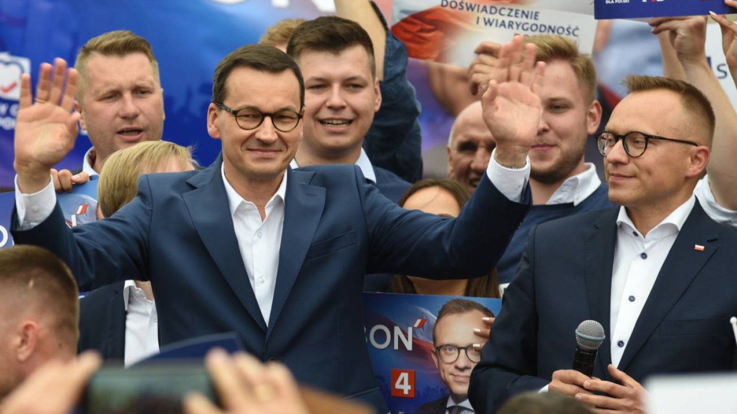 Mateusz Morawiecki, z prawej Artur Soboń