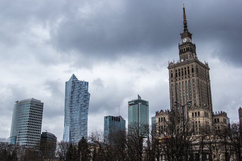 Władze Warszawy są dumne z pomysłu stworzenia innowacyjnego systemu nawigacji w mieście. Czy jednak szlachetna idea przełoży się na wymierne efekty?