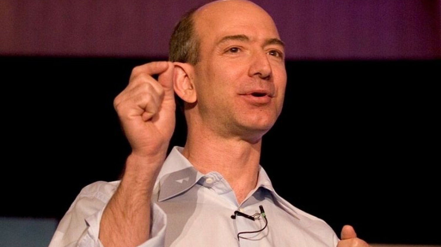 Jak Jeff Bezos zbudował potęgę Amazona? Opowiada o tym dziennikarz Brian Dumaine.