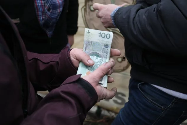 Państwo powinno zwiększyć skalę pomocy dla przedsiębiorców - argumentują ekonomiści z OEES.