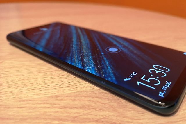 Huawei Mate 20 Pro robi zbliżone jakościowo zdjęcia nocne, co P20 Pro