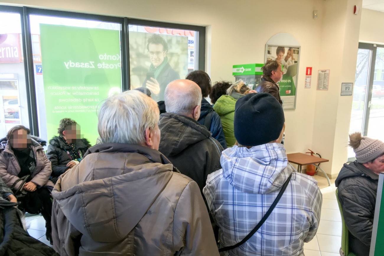 Kolejka w banku.