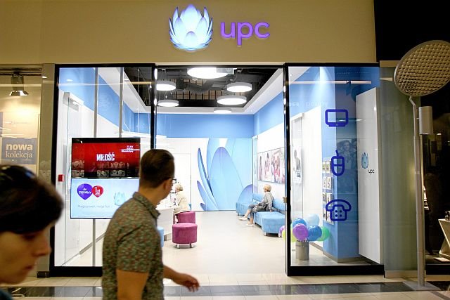 Dzięki umowie z Play UPC Polska stanie się wirtualnym operatorem komórkowym.