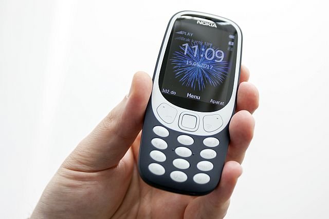 Nokia 3310 - z wyglądu bardzo podobna do tej z 2000 roku