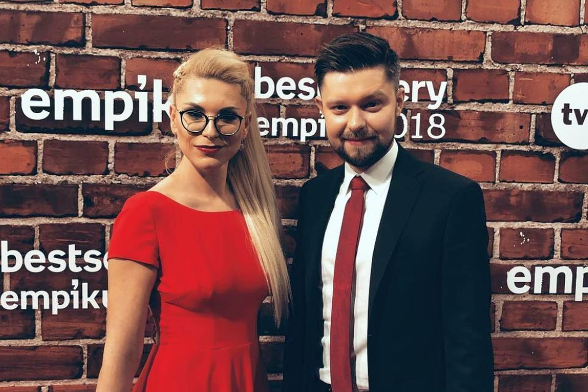 Remigiusz Mróz jest najbardziej kasowym polskim pisarzem, jego partnerka, Katarzyna Bonda, też plasuje się wysoko na liście