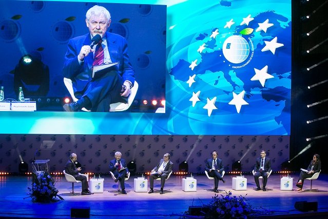 To już druga edycja Europejskiego Kongresu Samorządów. Do Krakowa przyjadą przedstawiciele samorządu, administracji rządowej, organizacji pozarządowych oraz ludzie nauki i kultury z całej Europy.