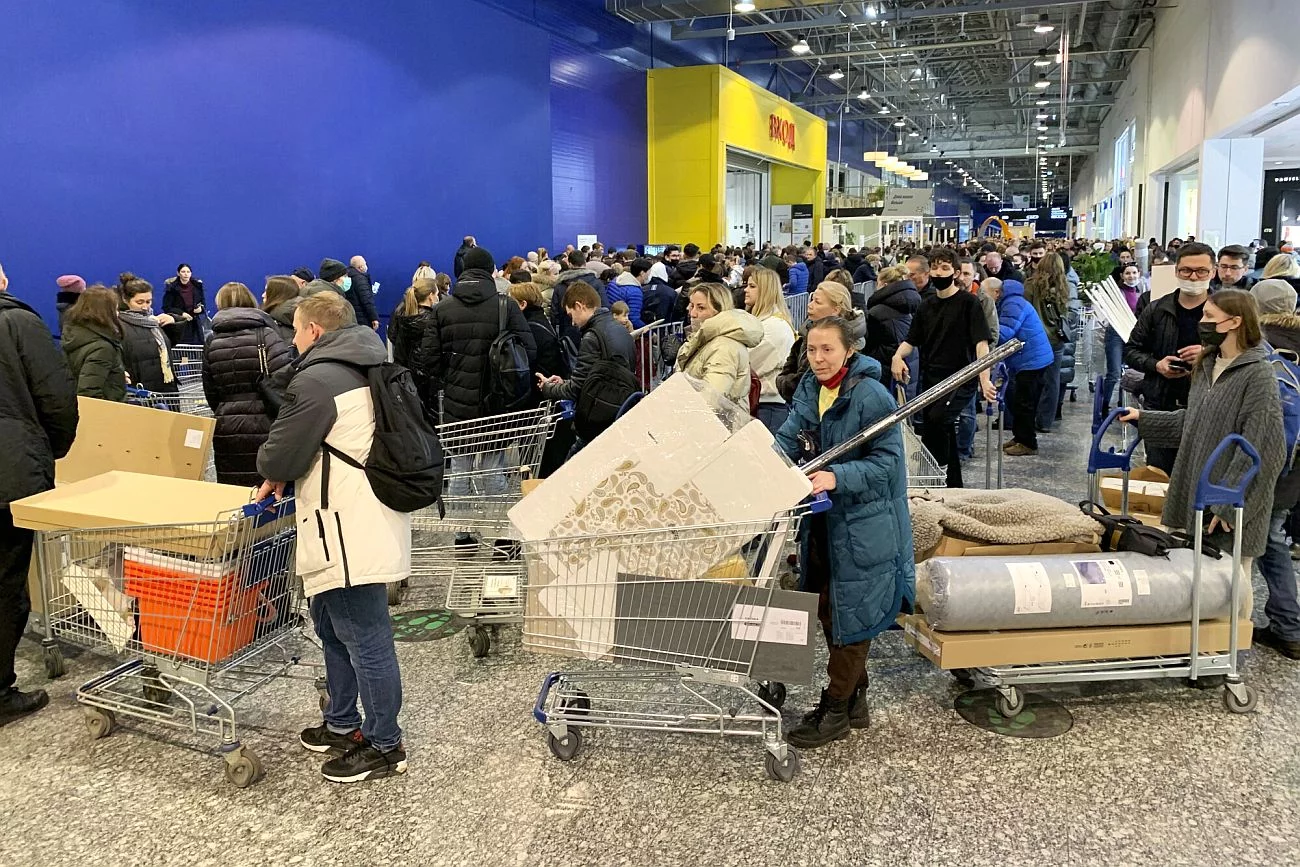 Kolejki w Ikei w Rosji przed jej zamknięciem