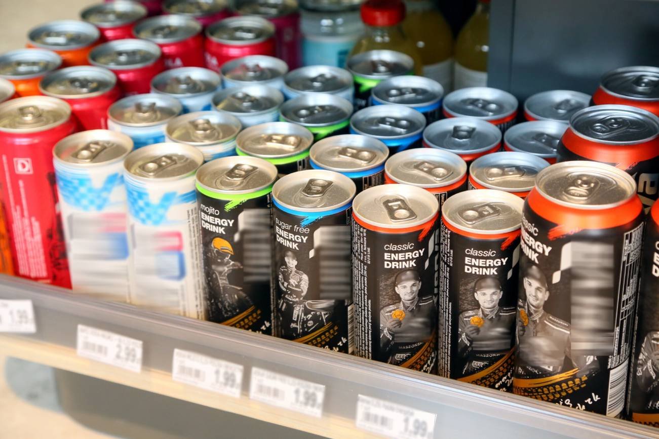 Projekt zakazu sprzedaży napojów energetycznych trafił do Sejmu