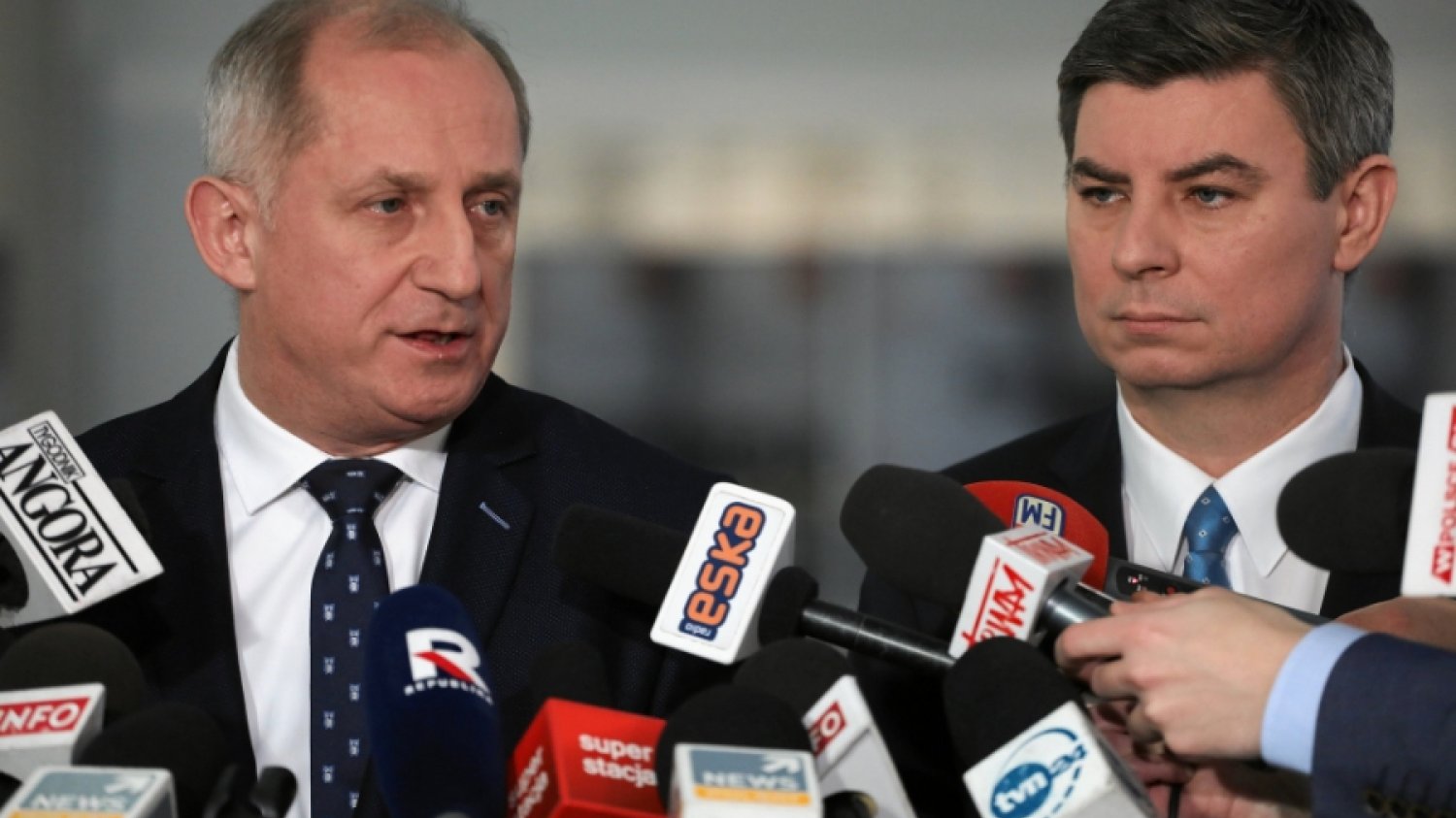 Platforma Obywatelska uruchamia kampanię na temat "afer PiS". Na zdjęciu posłowie Sławomir Neumann i Jan Grabiec.