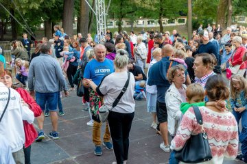Rząd PiS zamierza dotować wiejskie potańcówki. Będzie można dostać nawet 10 tysięcy złotych na organizację imprezy.