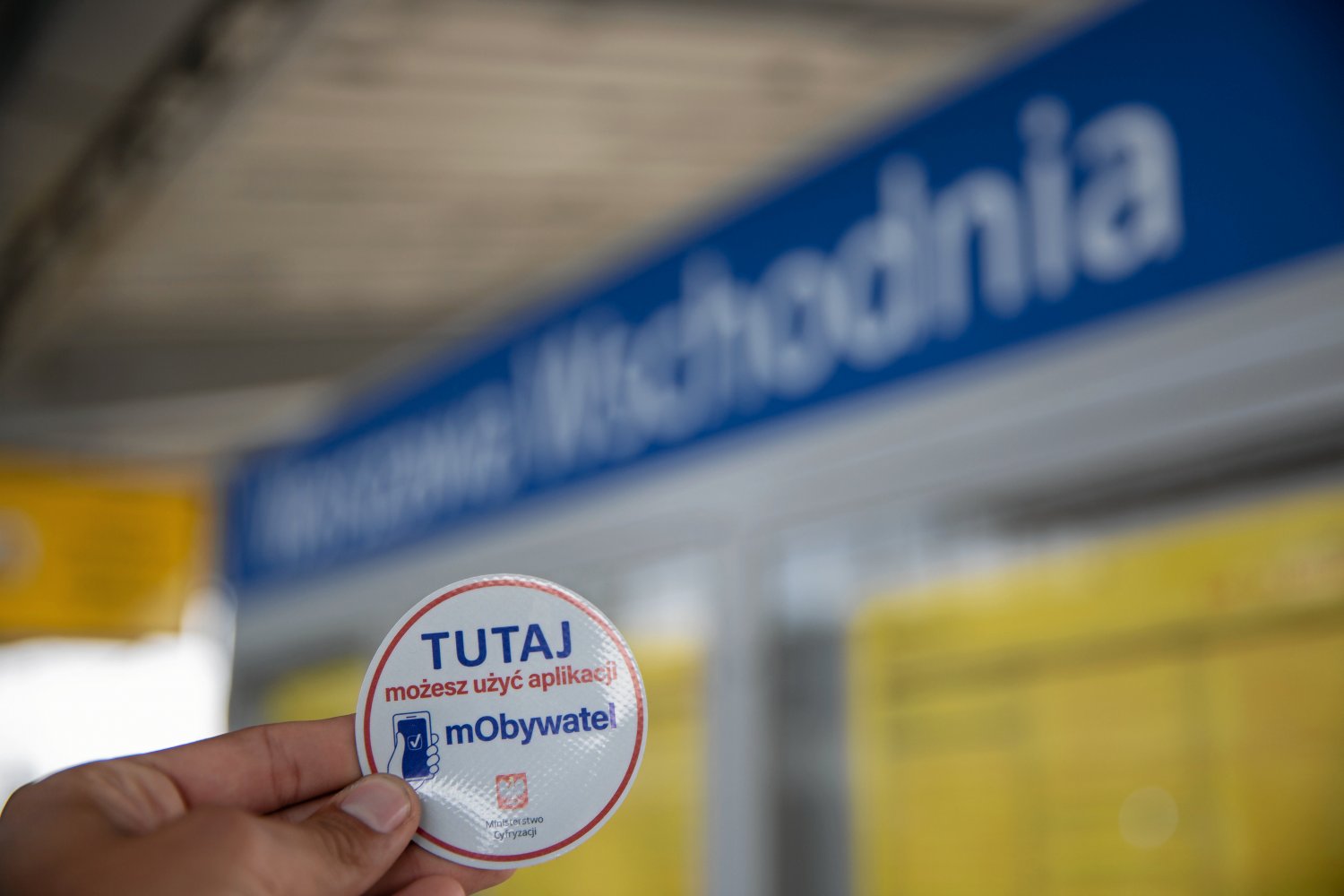 E-dowód w telefonie okazuje się być nieprzydatny w instytucjach państwowych