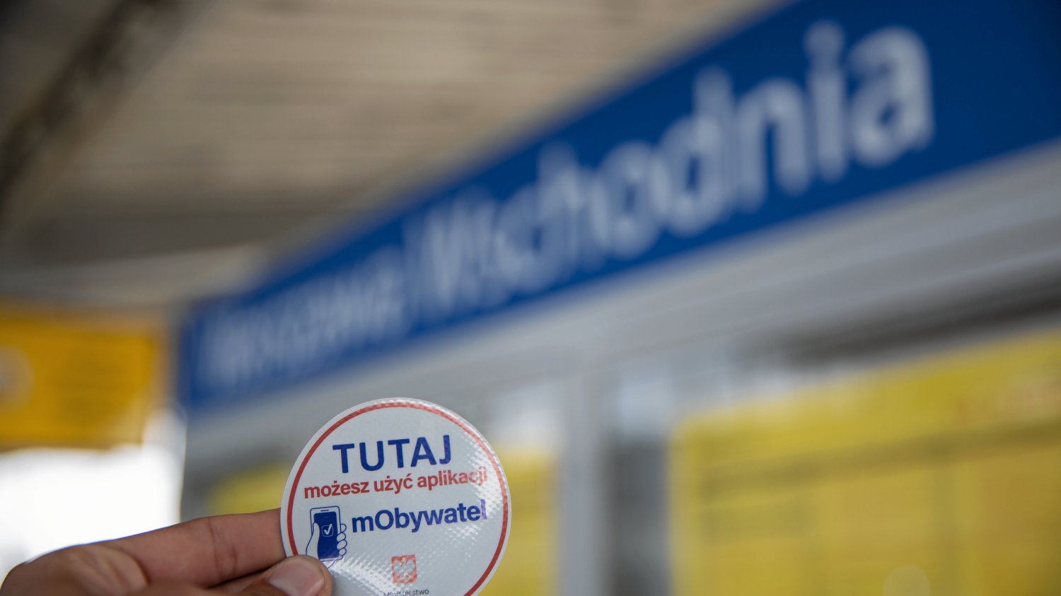 E-dowód w telefonie okazuje się być nieprzydatny w instytucjach państwowych