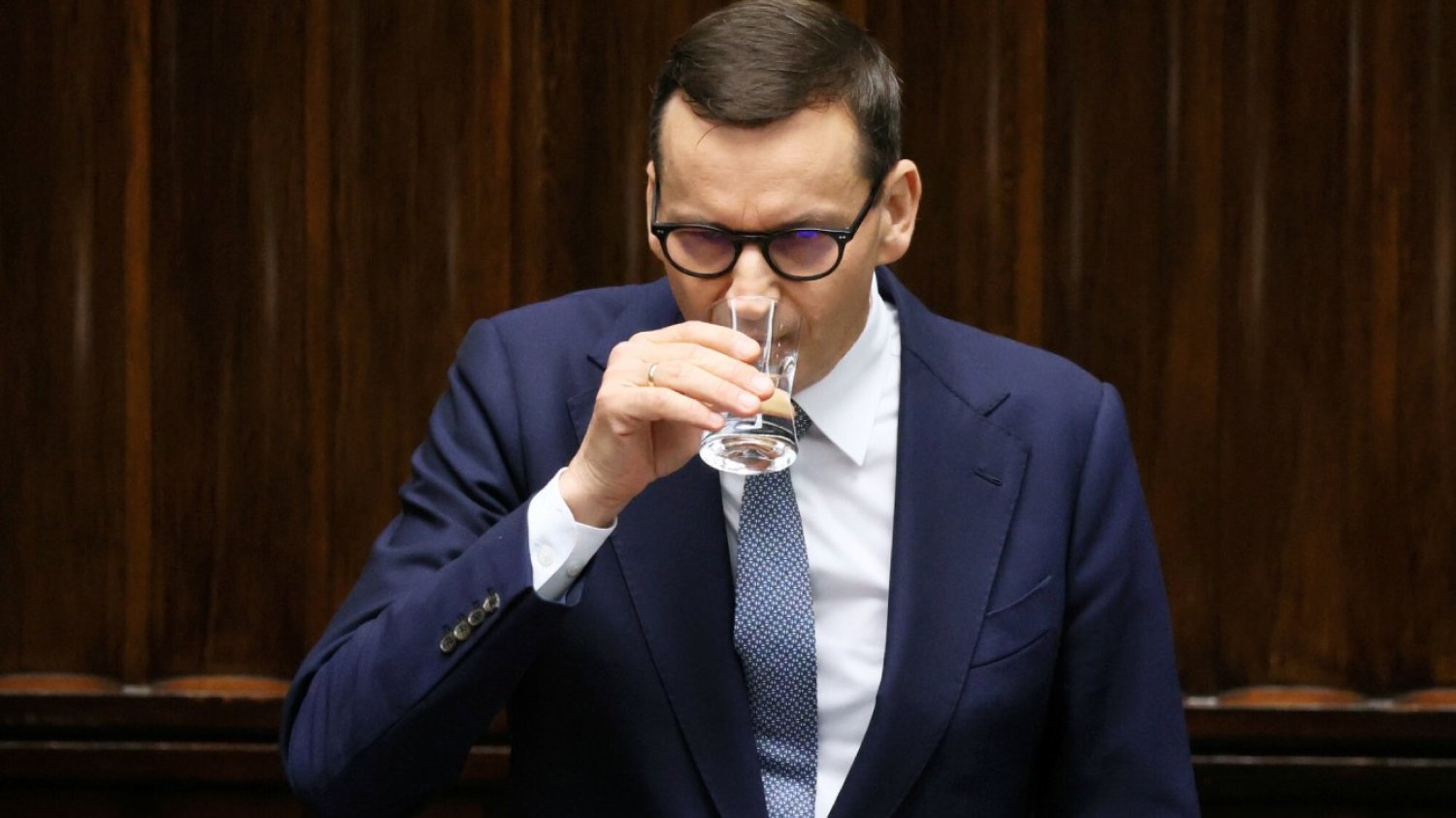 Nowelizacja budżetu. Rząd zmienia ustawę – kto z budżetówki dostanie więcej?