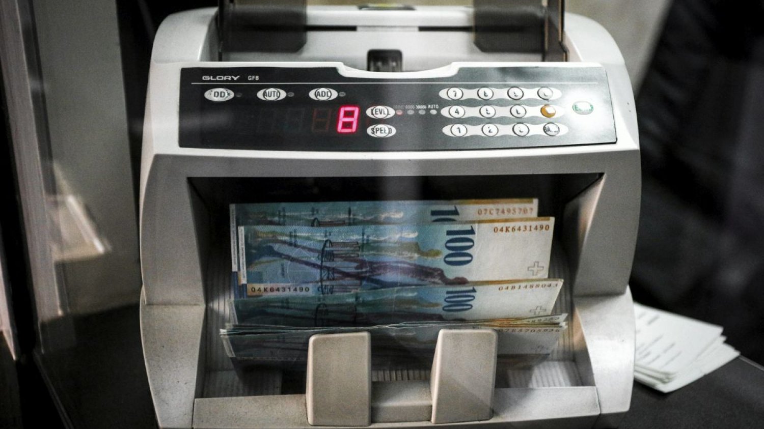 Polacy generalnie ufają bankom