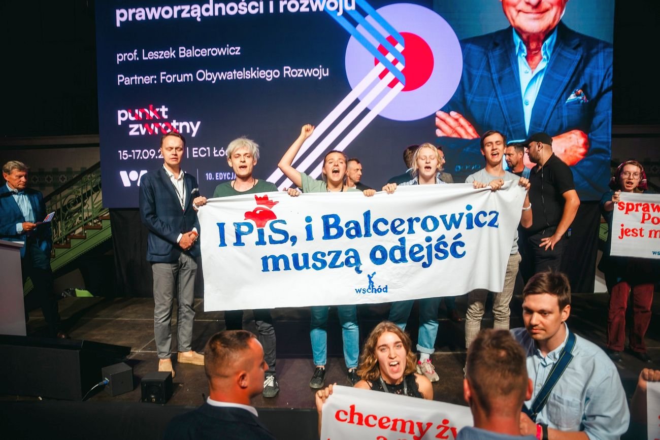 Młodzi aktywiści przerwali wystąpienie Leszka Balcerowicza na łódzkich Igrzyskach Wolności.