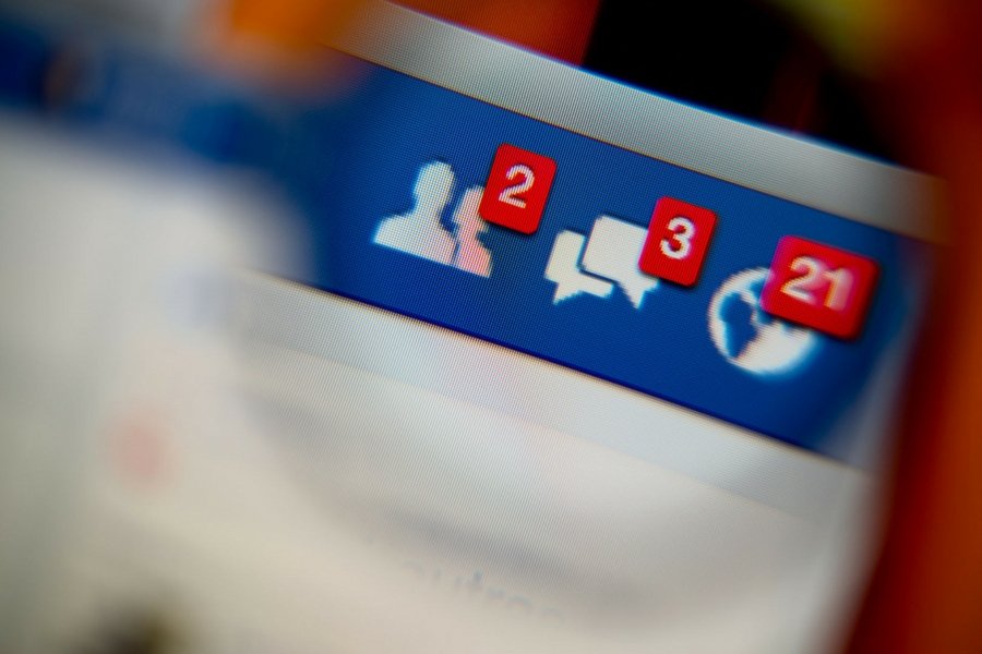 Facebook kusi. I unieszczęśliwia, jak twierdzą duńscy naukowcy.