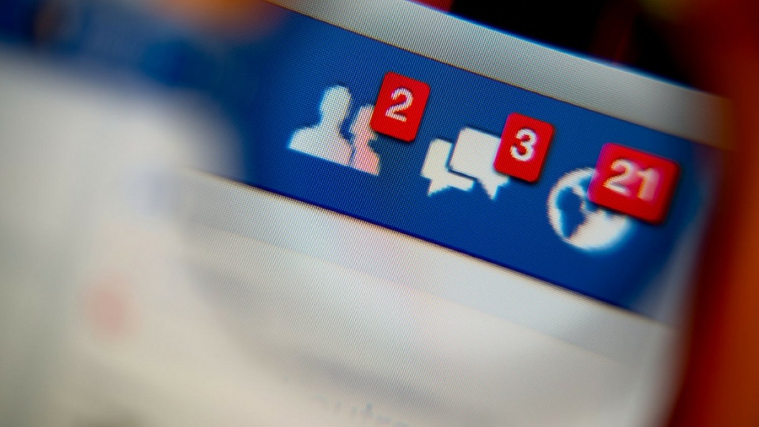Facebook kusi. I unieszczęśliwia, jak twierdzą duńscy naukowcy.