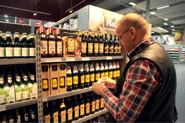 W dobie powszechnego dostępu do internetu i rynku e-commerce, którego wartość w Polsce oceniania jest na ponad 35 mld złotych, nasz wymiar sprawiedliwości powołuje się na napisaną w 1982 roku ustawę o wychowaniu w trzeźwości.