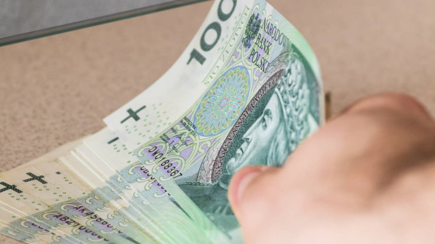 Parlament Europejski wprowadzi limit transakcji gotówkowych.