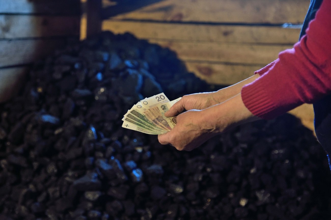 Dodatkowe pieniądze dla emerytów i rencistów z tytułu darmowego węgla