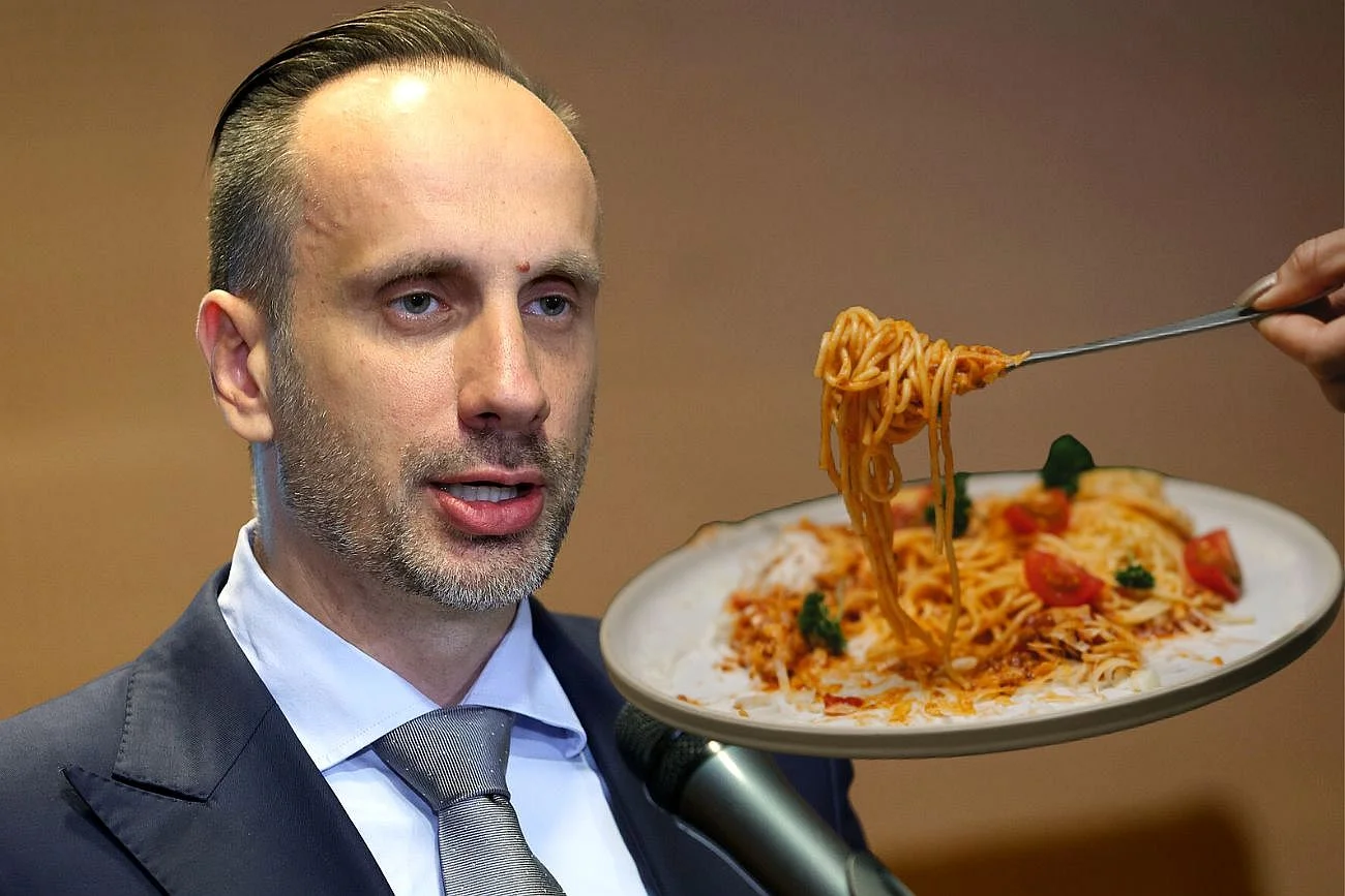 Janusz Kowalski wziął się za promowanie polskiego makaronu i próbuje udowodnić, że jest lepszy od włoskiego