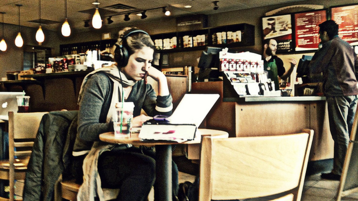 Starbucks będzie pomagał finansowo swoim pracownikom.