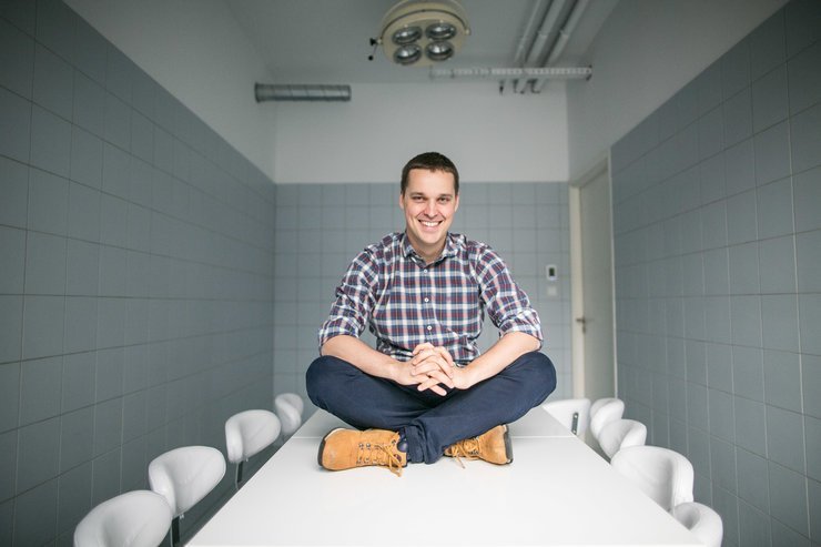 Gralewski w czterech rundach finansowania pozyskał 34 mln dolarów, dzięki czemu jego firmę było stać na przejęcie hiszpańskiego konkurenta – serwisu Doctoralia