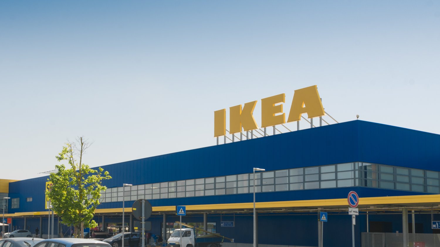 Szczepienia w IKEA w Izraelu.