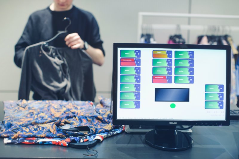 W firmach odzieżowych kariera dla specjalistów od IT stoi otworem