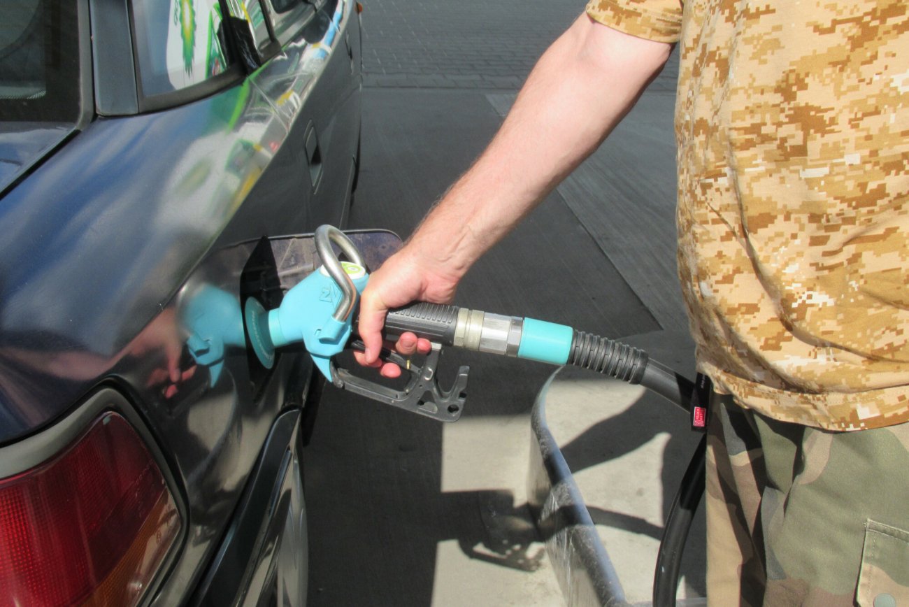 Tankowanie na stacji benzynowej