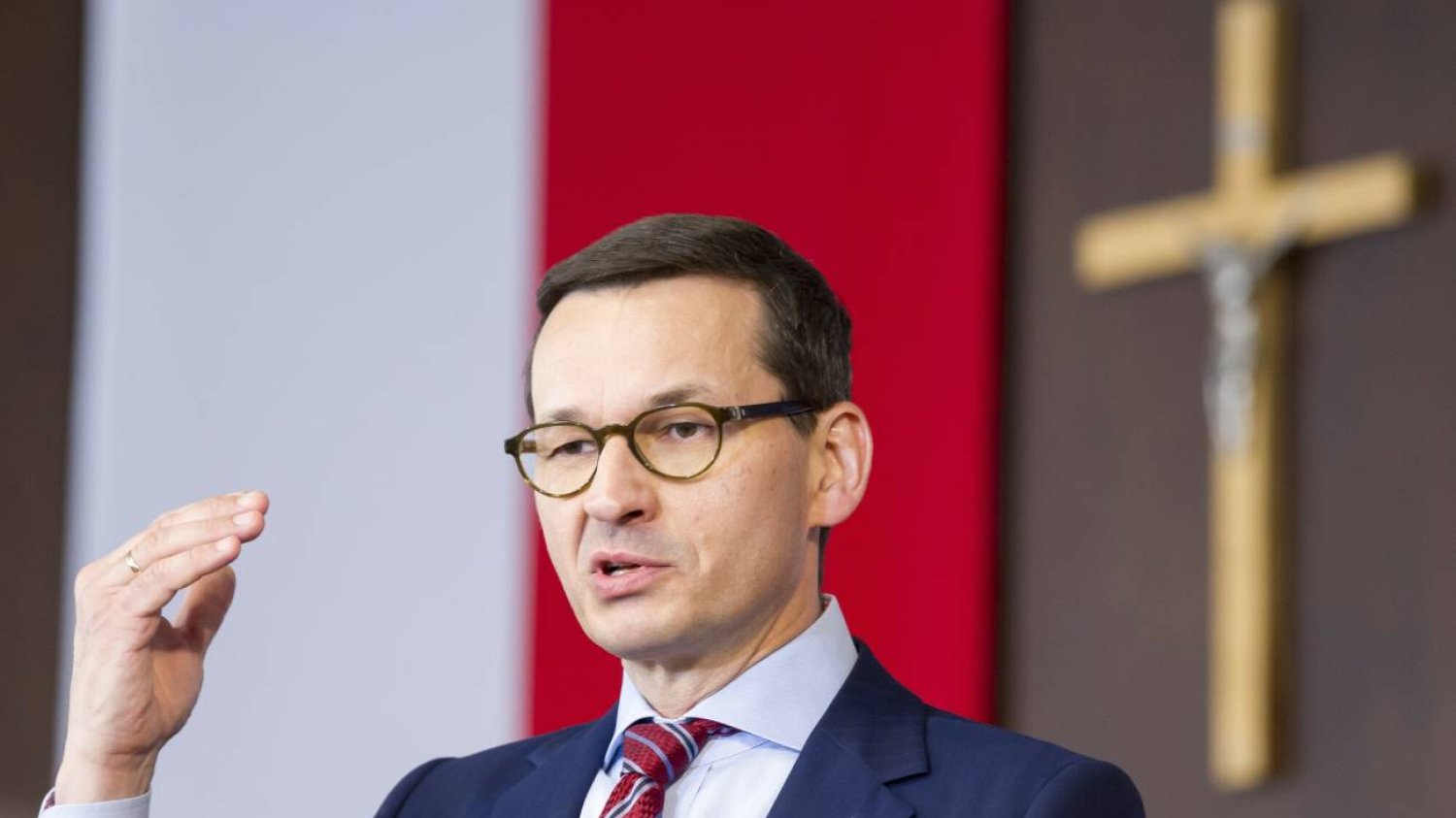 Wybrani dostawali miliony.