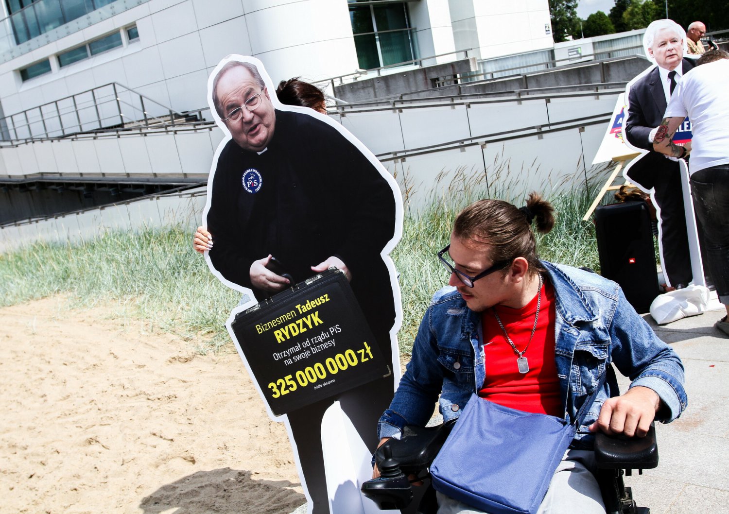 Pieniądze na onkologię trafiły do "ojca" z Torunia