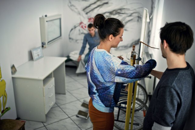 Firmy znalazły sposób, by w stosunkowo tani i skuteczny sposób zweryfikować, czy nasze wyobrażenie o swoich umiejętnościach przystaje do rzeczywistości. I coraz chętniej z niego korzystają. Nadchodzi czas zabaw w escape roomach