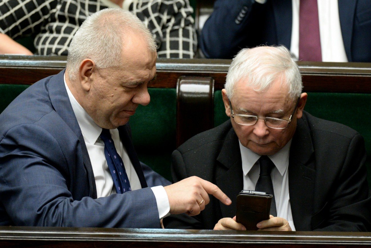 Wicepremier Jacek Sasin jednym tweetem wpływa na wycenę akcji spółek Skarbu Państwa