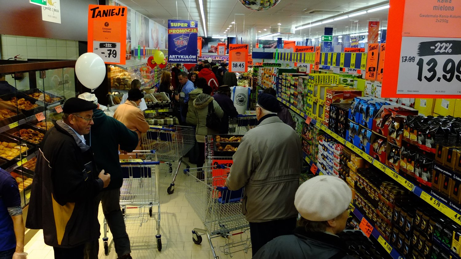 Lidl kusi pracowników benefitami pozapłacowymi