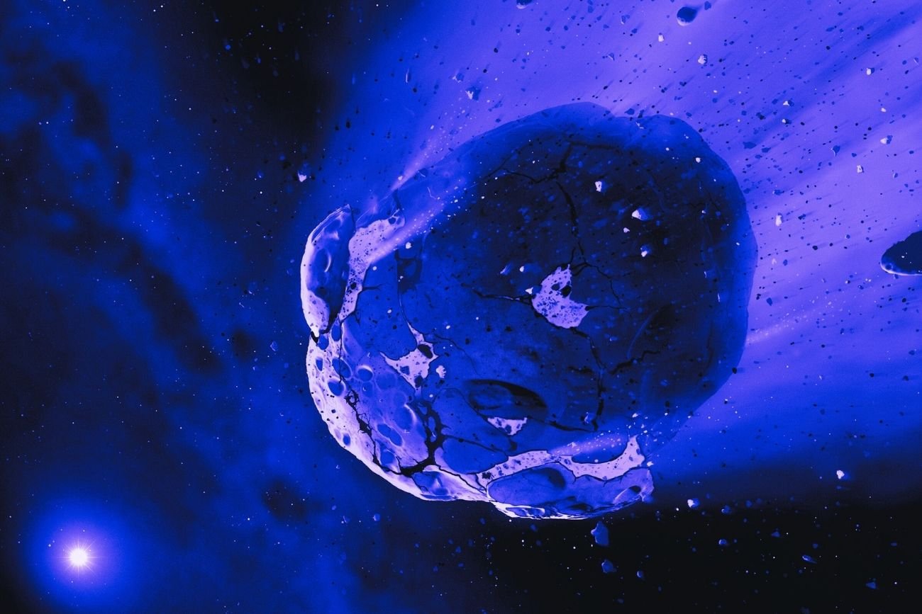 Profesor Harvardu twierdzi, iż w stronę Ziemi zbliża się wroga technologia kosmiczna