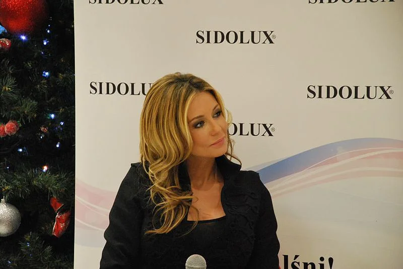 Małgorzata Rozenek jako twarz Sidoluxu.