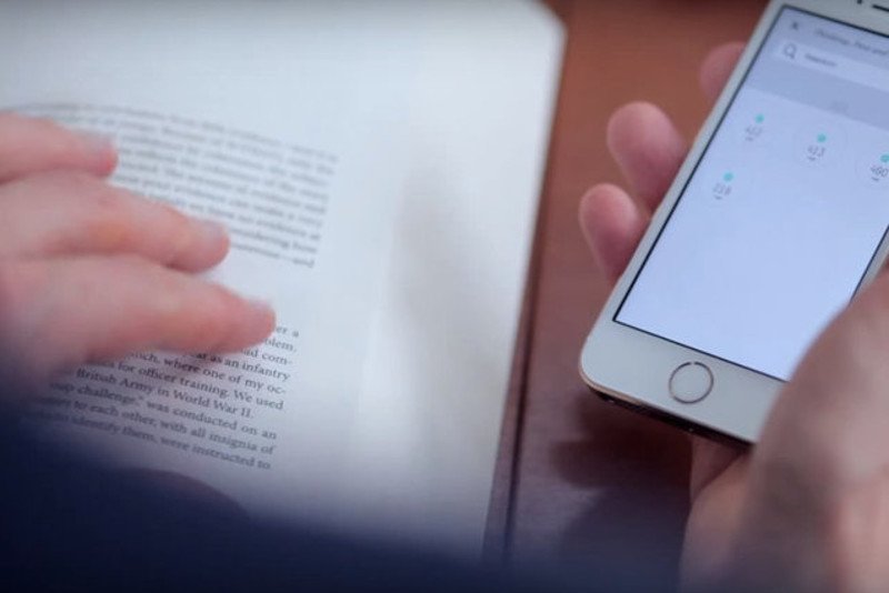 Czy możliwe jest połączenie najlepszych funkcji papierowej książki z e-bookiem? Umożliwia to polska aplikacja Booke.