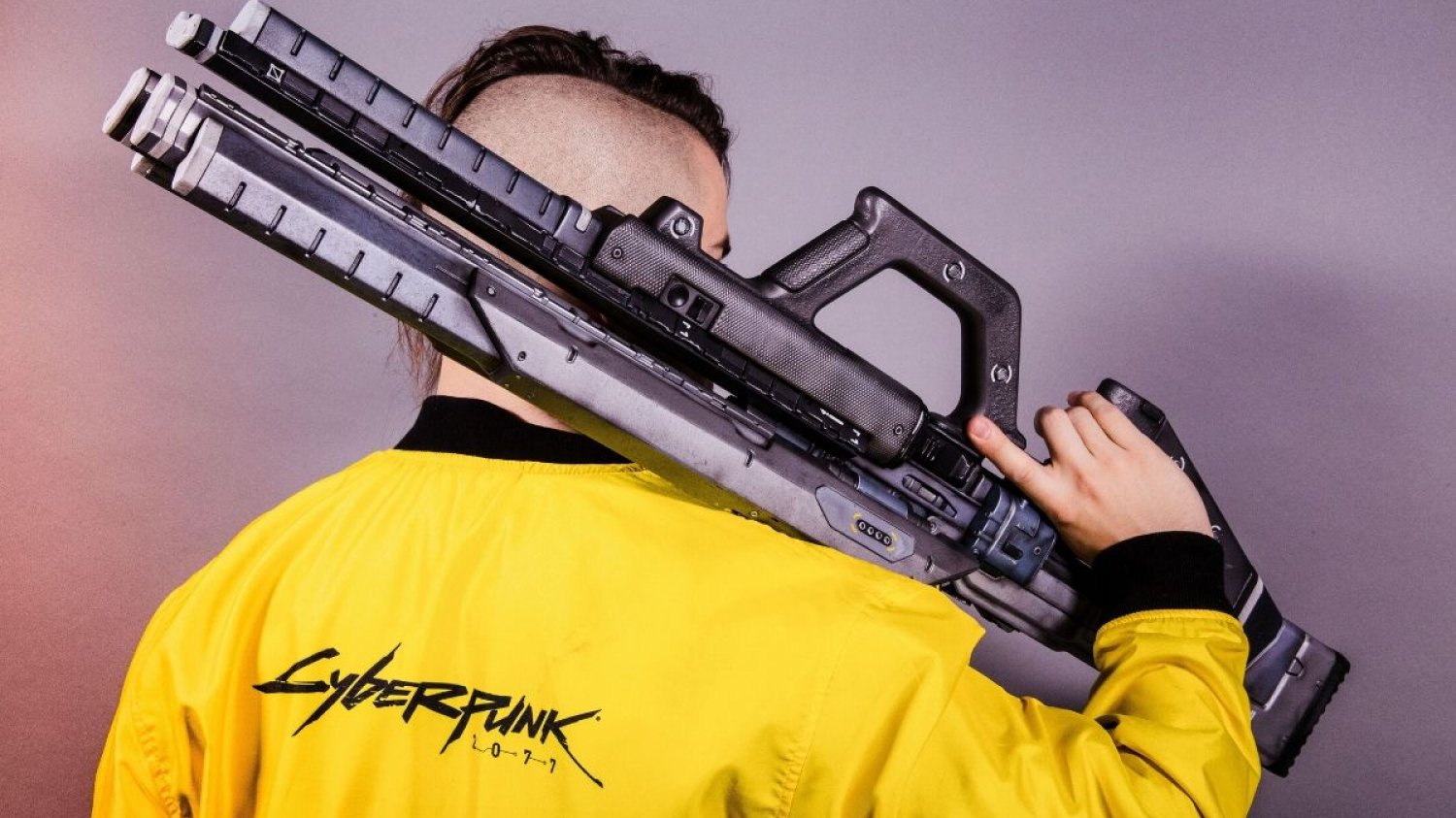 Lightning Cosplay przygotowuje kostiumy na wydarzenia promocyjne Cyberpunka 2077.