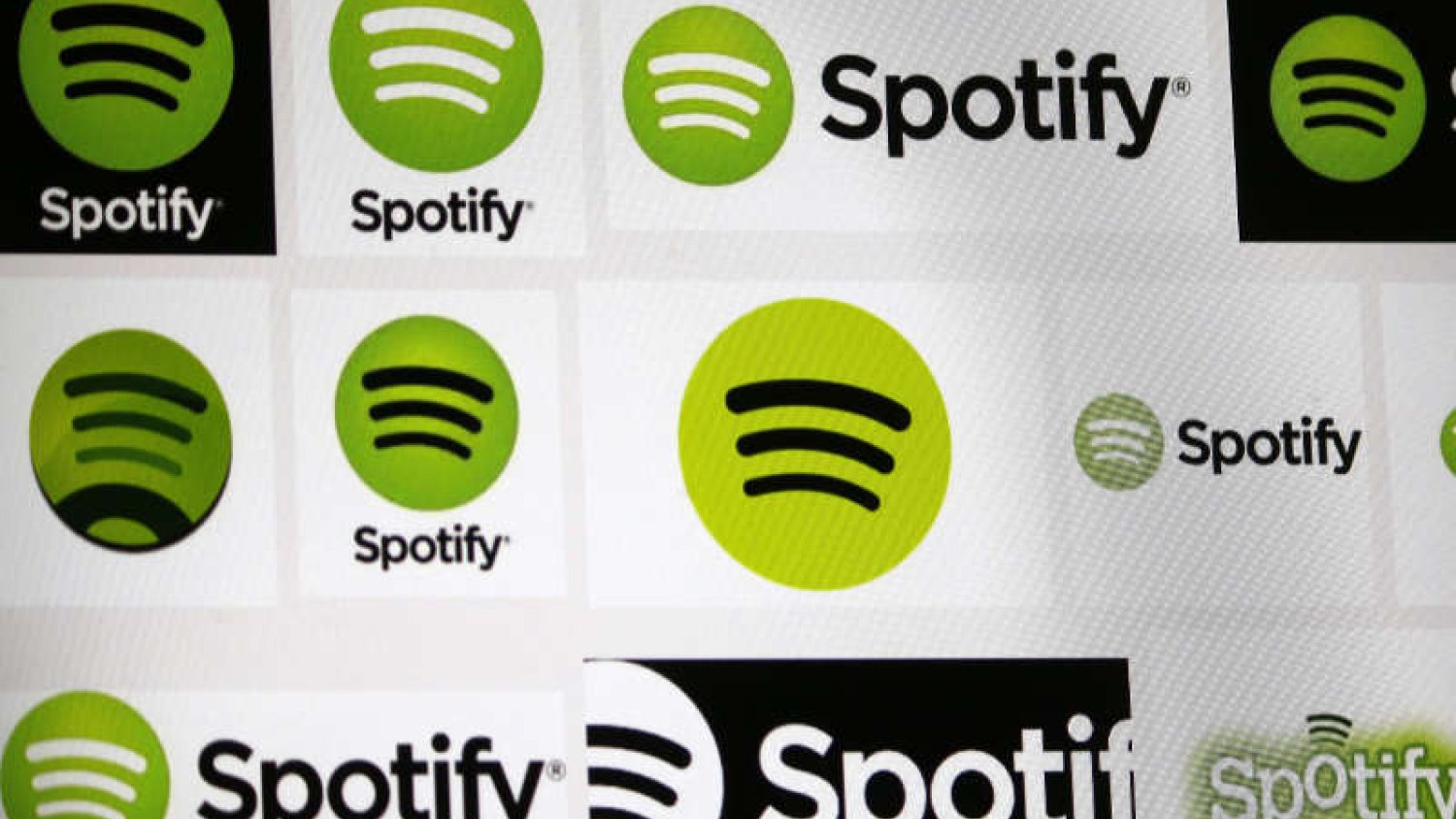 Spotify zadziwiło świat biznesu i klientów. Zmienili... kolor logo z zielonego na mniej zielony. Po co?