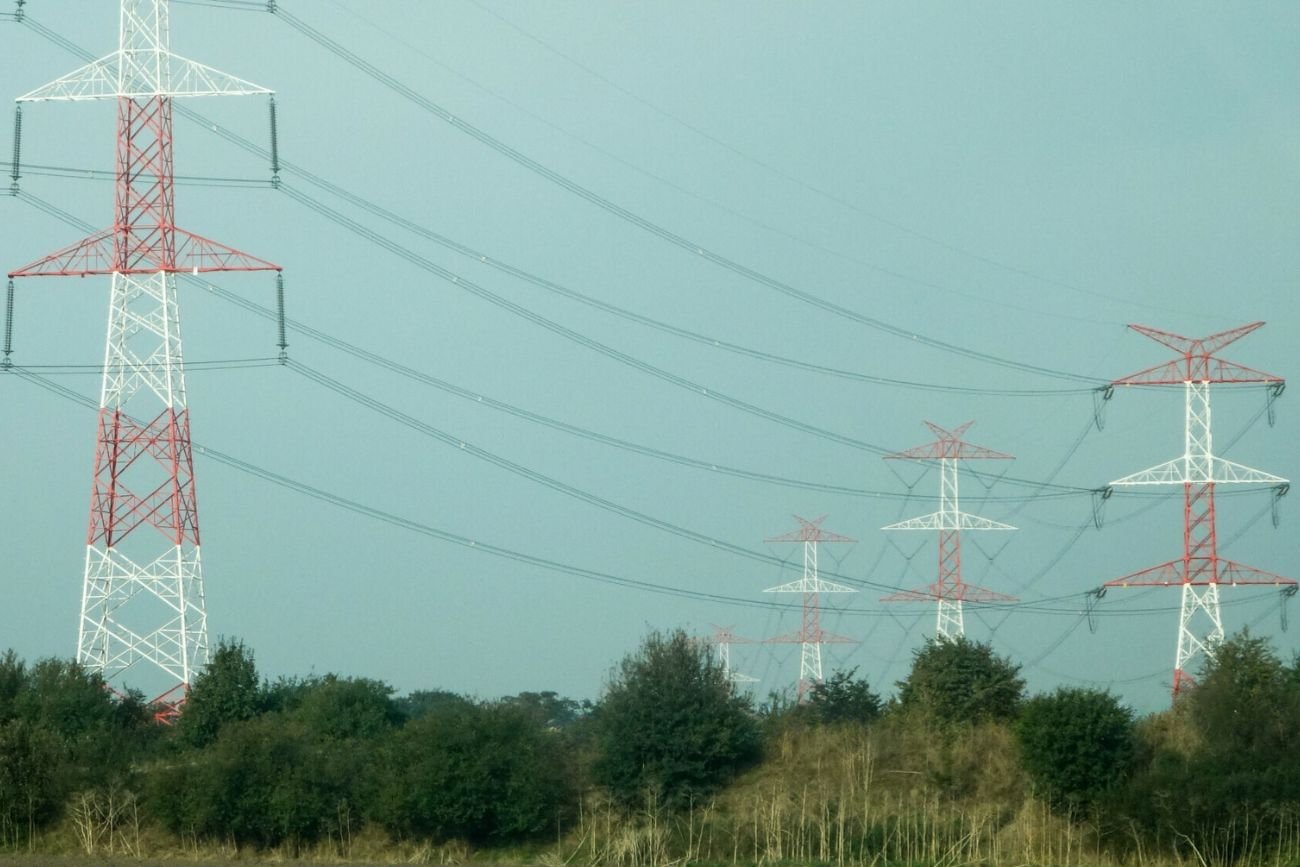Linie wysokiego napięcia w okolicach Poznania.