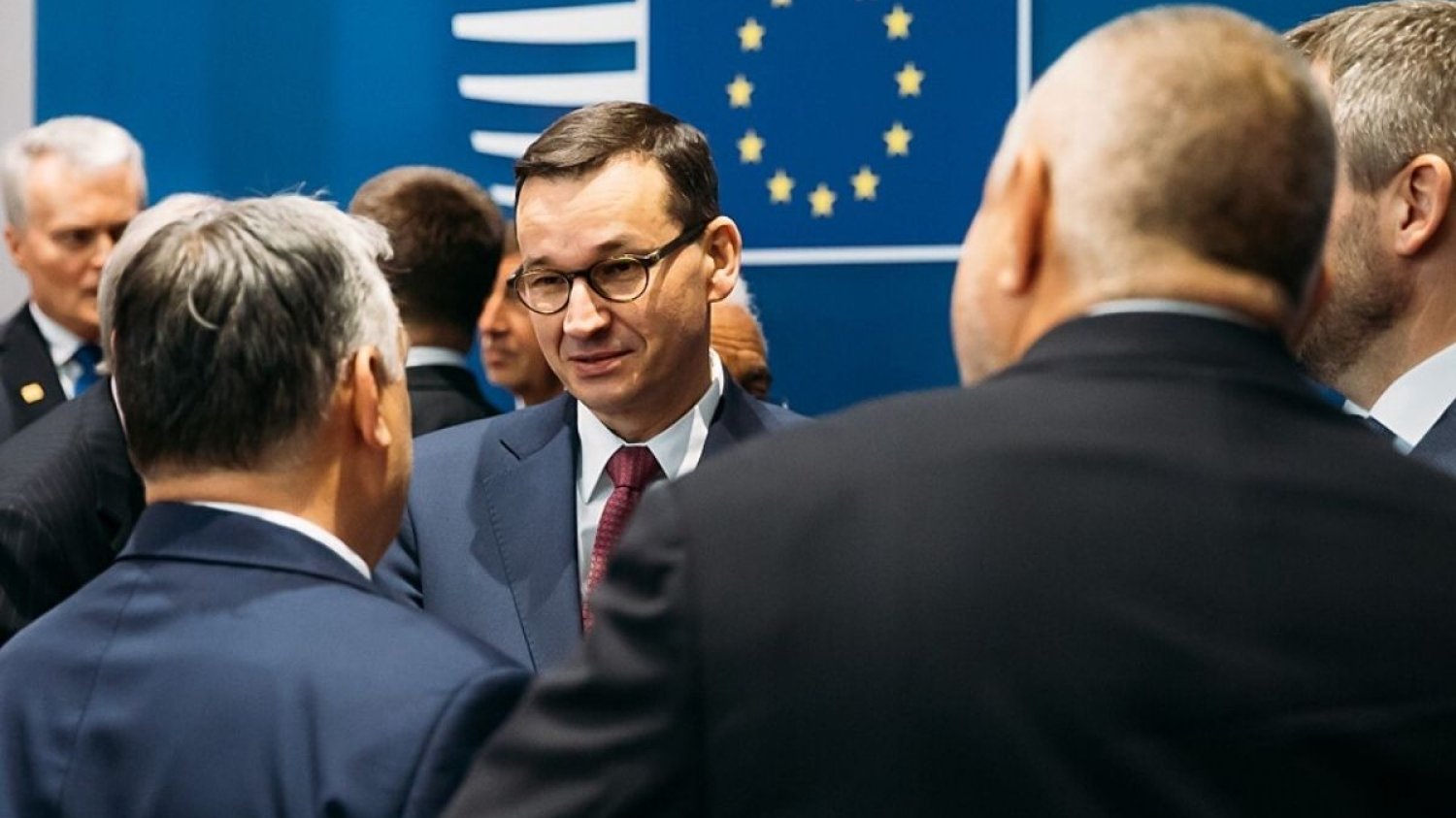 UE przyjęła porozumienie w sprawie kształtu budżetu na następne 7 lat. Do Polski ma trafić 160 mld euro w dotacjach i pożyczkach.