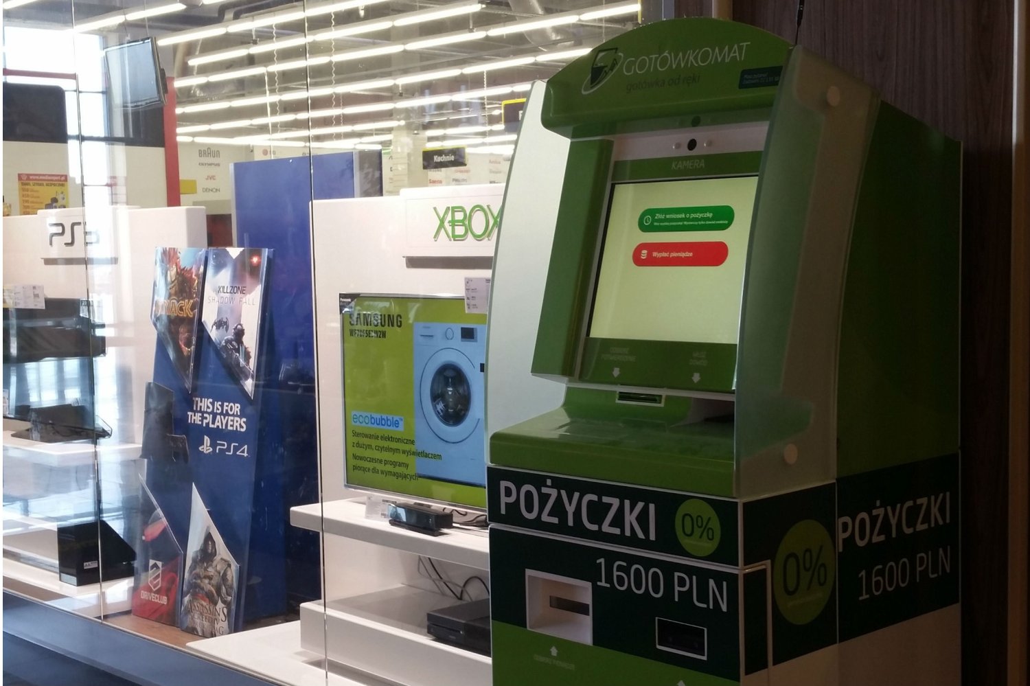 Bankomaty przypominają tak bardzo, że klientom zdarza się mylić obydwie maszyny